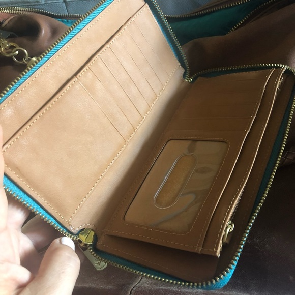 FINAL DROP.     HOST PICK 🤩  SET HTF Blakely hobo and wallet PLEASE SEE ALL PIC - Picture 8 of 11